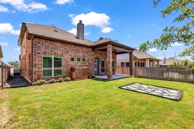 Building Photo - 2907 Zelma Dr