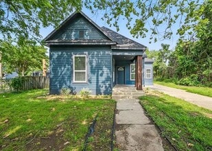 Building Photo - 210 N 5th Ave