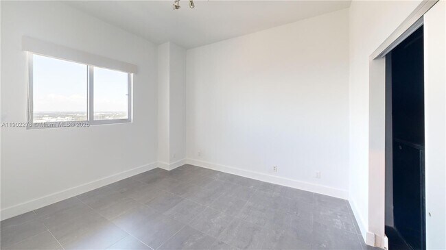 Building Photo - 888 Biscayne Blvd
