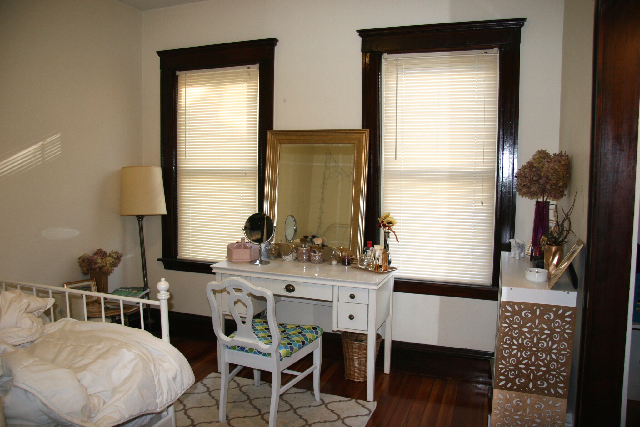 Building Photo - 54 Hobson St