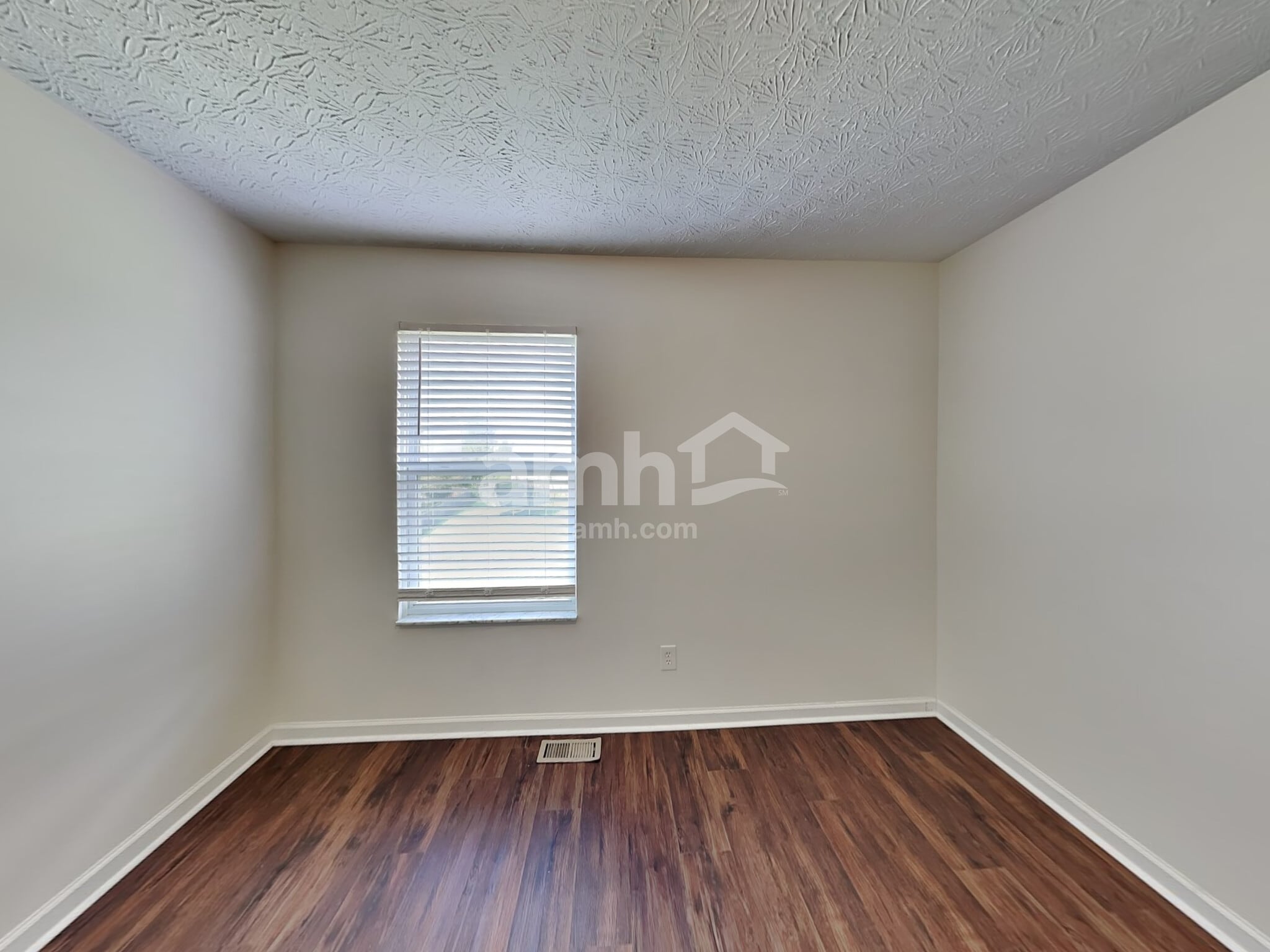 Building Photo - 1521 McKinney Ln