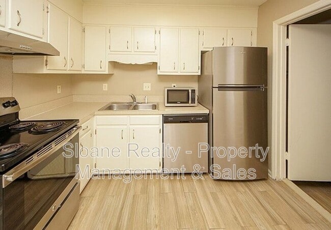Building Photo - 296 Fleming Rd