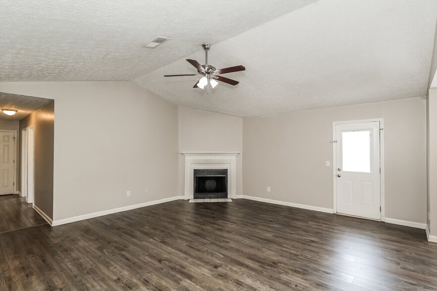 Building Photo - 39 Fairview Dr