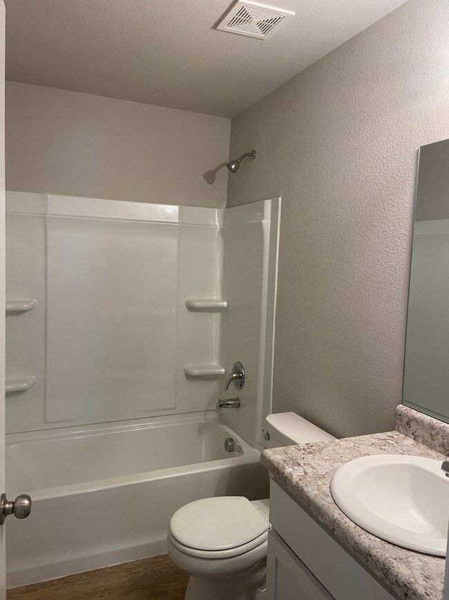 Building Photo - 2612 Grand Ln