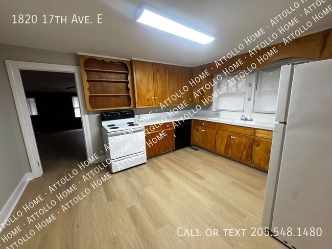 Building Photo - 1820 17th Ave E