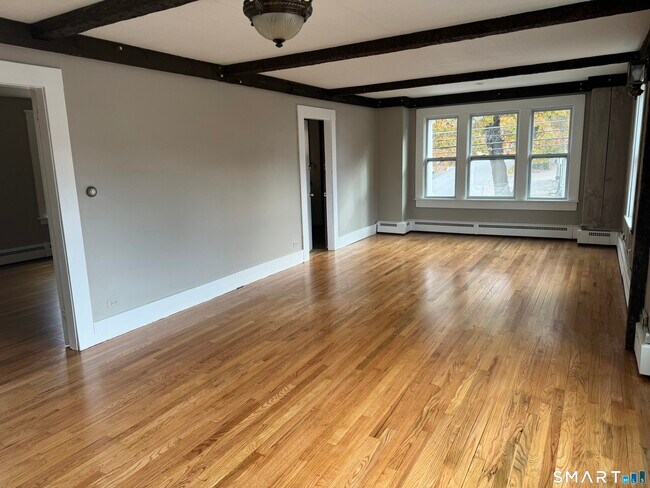 Building Photo - 226 Hillside Ave