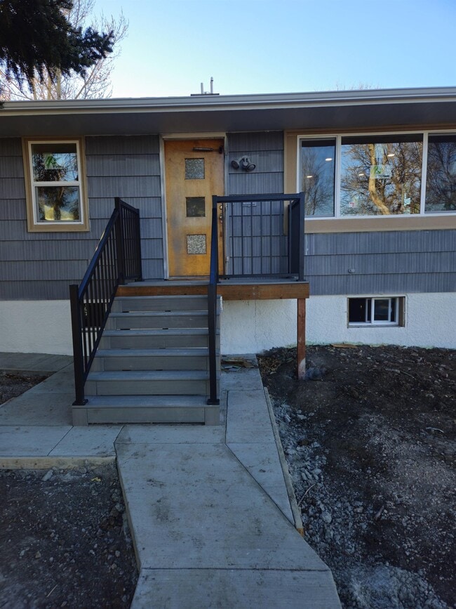 Building Photo - 1210 7th Ave S