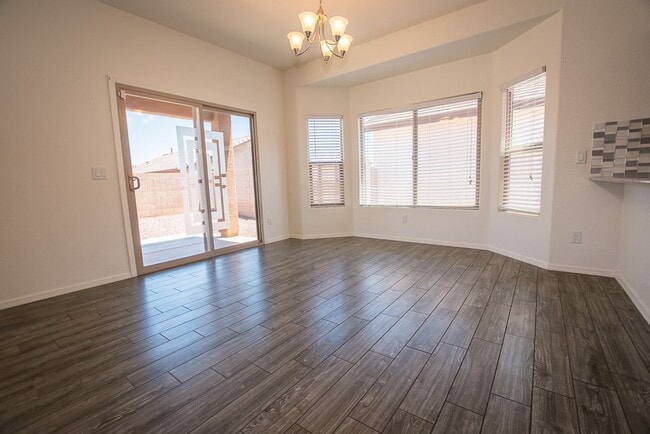 Building Photo - Great Open Floor Plan 3 Bedroom, 2 Bath, Central A/C in Holiday Subdivision!
