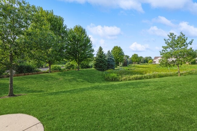 Building Photo - 250 Rosehall Dr