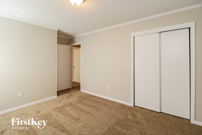 Building Photo - 625 Scott Dr