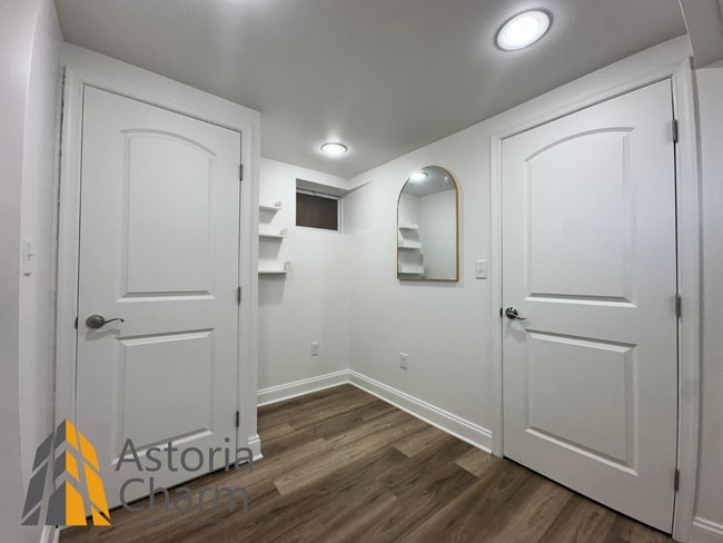 Building Photo - Spacious 4 Bedroom + Den Home with Private...