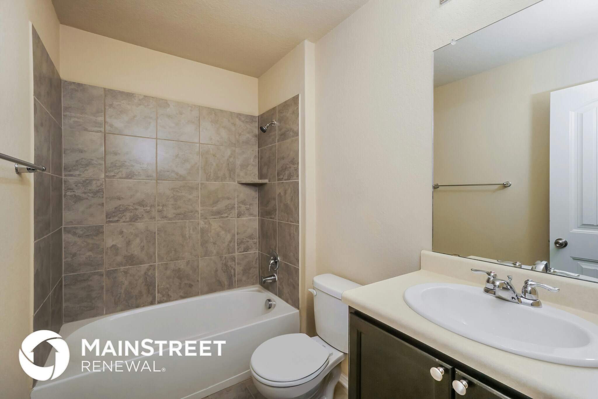 Building Photo - 8939 Hickman Pk