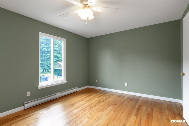 Building Photo - 1634 Farmington Ave