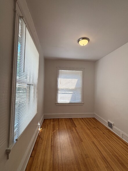 Building Photo - 1106 Josephine St