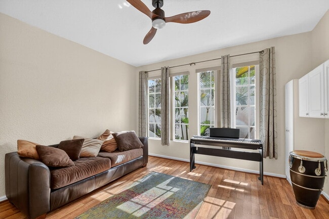 Building Photo - 1605 E Classical Blvd