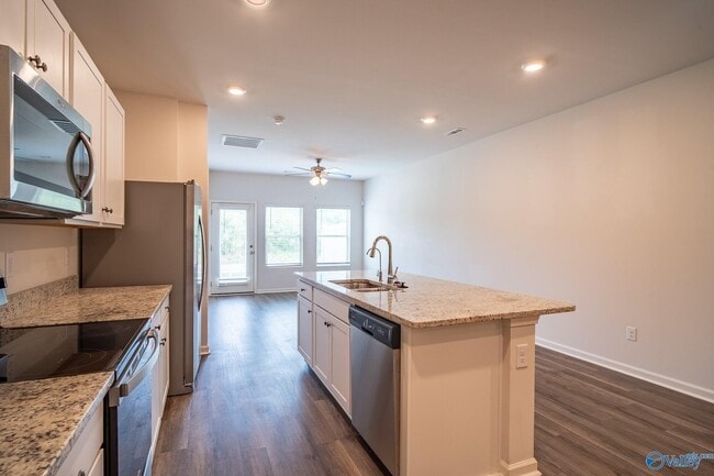 Building Photo - 217 Bay Pine Dr