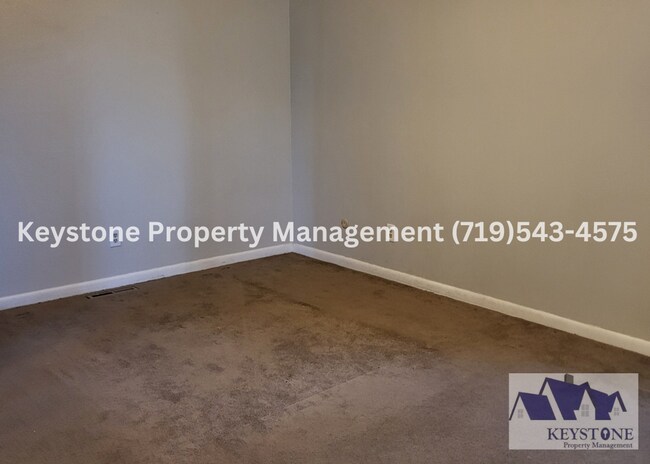 Building Photo - Sunset Park Rancher 3 Bedrooms/3 Bathrooms...