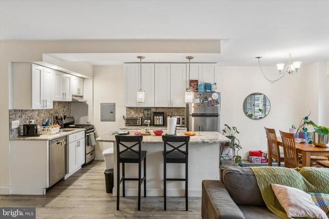 Building Photo - 2101 Chestnut St