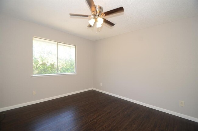 Building Photo - 5650 Birchmont Dr