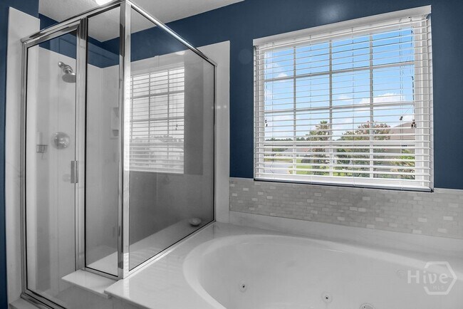 Building Photo - 721 Canyon Dr
