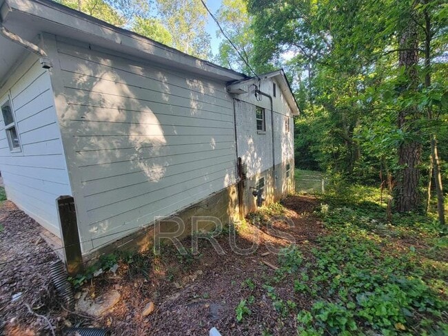 Building Photo - 2176 Lilac Ln