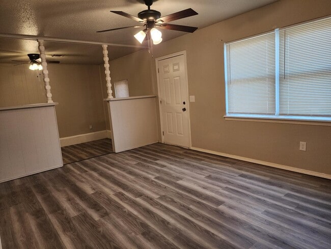 Building Photo - 1217 N Christine Dr