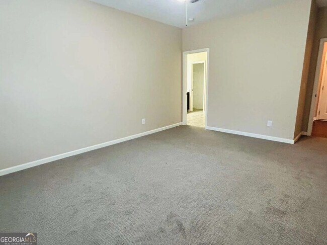 Building Photo - 4518 Hidden Creek Dr