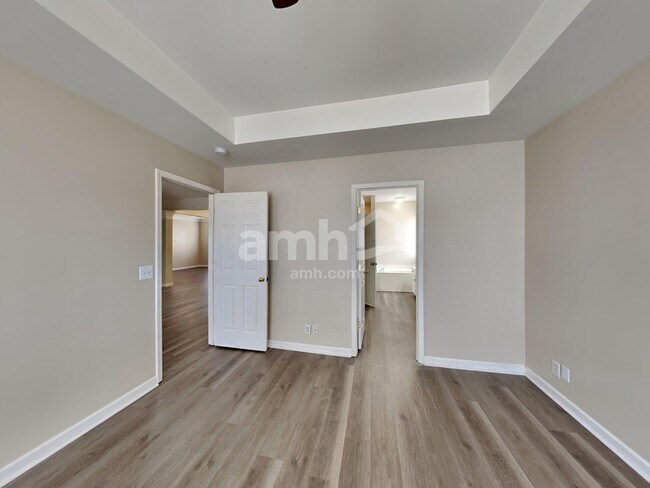 Building Photo - 2365 Edencrest Dr