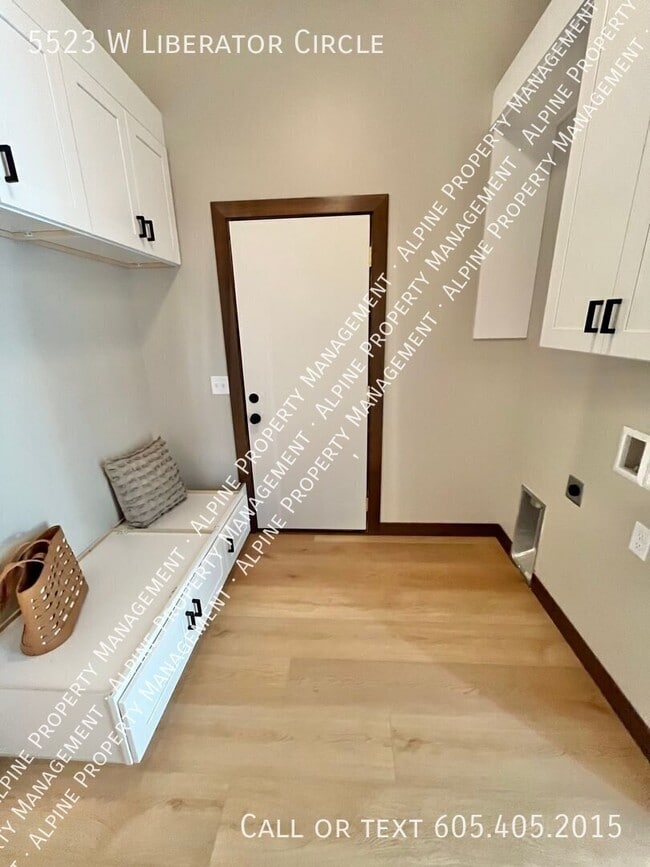 Building Photo - 5523 W Liberator Cir