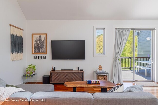 Building Photo - 4599 NY-212