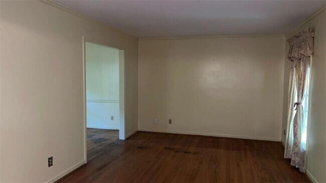 Building Photo - 416 Barbashela Dr