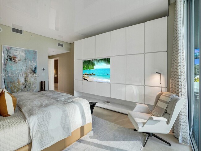 Building Photo - 2200 N Ocean Blvd