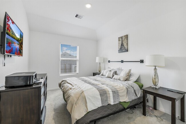 Building Photo - 3126 Stonebriar Dr