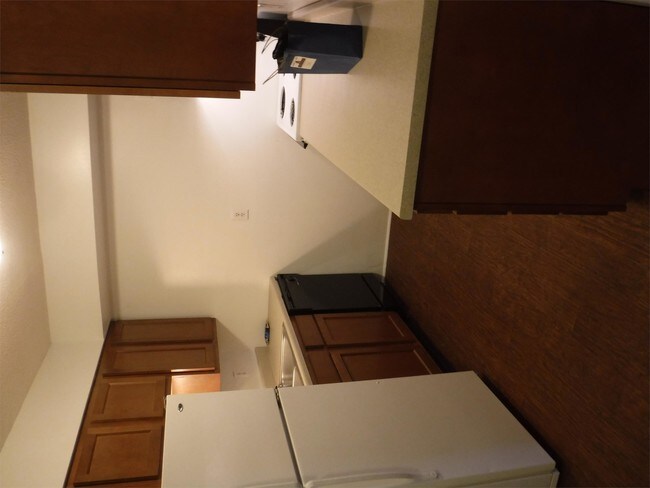 Building Photo - 935 E Colonial Manor Dr