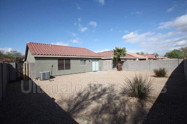 Building Photo - 15761 N 138th Ave