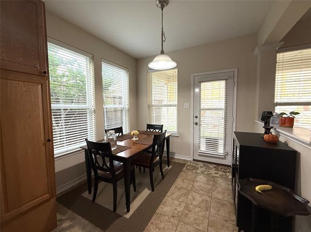Building Photo - 8608 Davis Dr