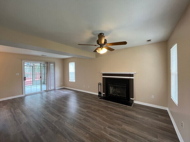 Building Photo - 3 Bedroom, 2 Bathroom Home in Kings Charter