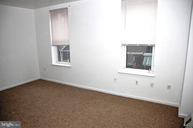 Building Photo - 4033 Green St