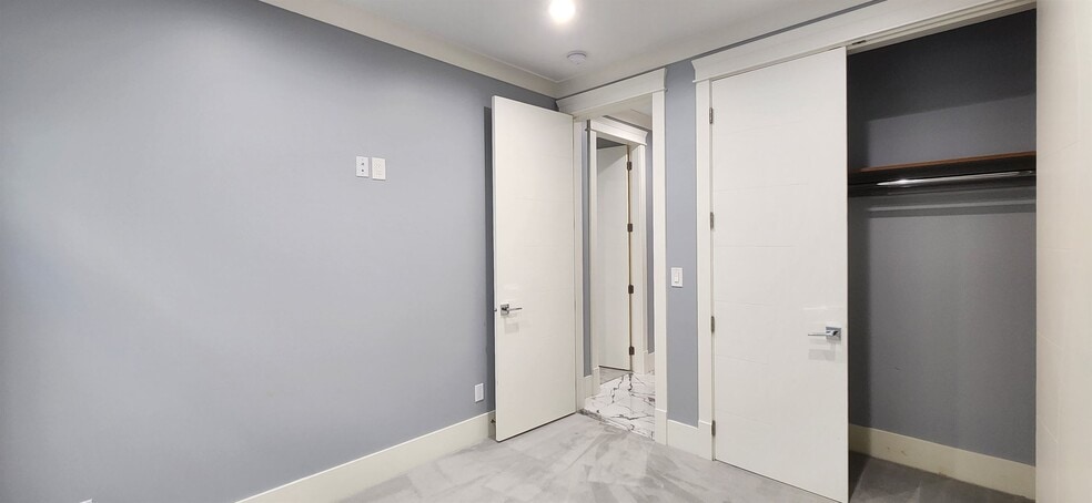 Building Photo - 1133 N 33rd Pl