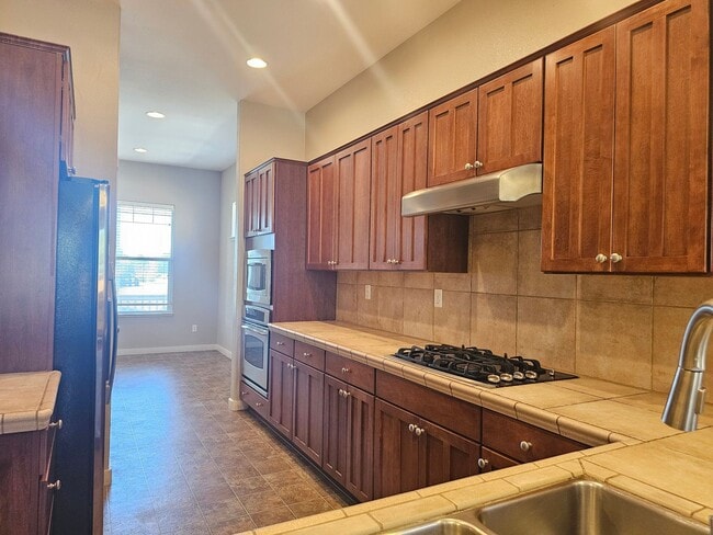 Building Photo - Gorgeous 4 Bedroom on Kiley Ranch