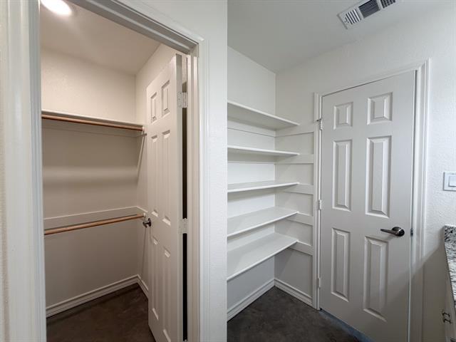 Building Photo - 1050 E Burnett St