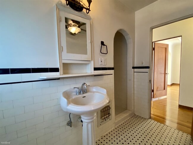 Building Photo - 2 br, 1 bath House - 3138 Bancroft Street