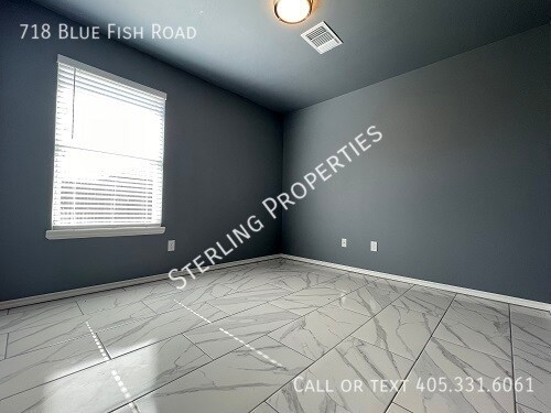 Building Photo - 718 Blue Fish Rd