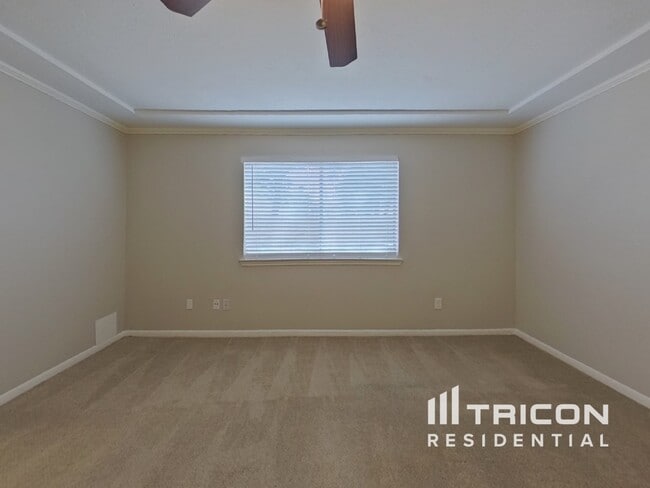 Building Photo - 5511 Fairview Forest Dr