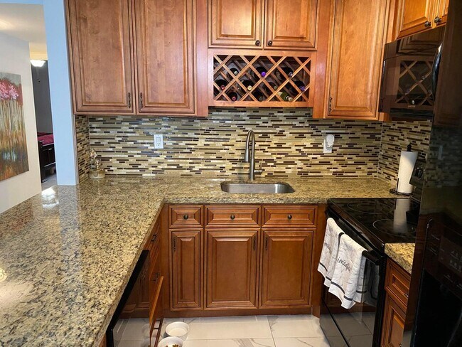 Building Photo - 579 Normandy Ln