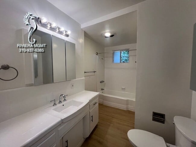 Building Photo - 3 BEd 1.75 Bath House in South Redondo Beach.