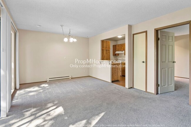 Building Photo - Chic One Bedroom Sylvan Heights Condo - A ...