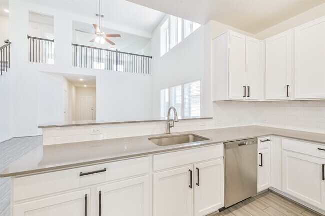 Building Photo - 30812 Willow Green Ln