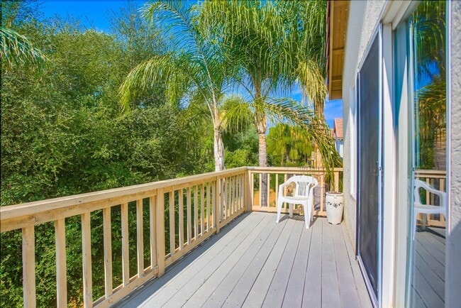 Building Photo - Available Now!! Spacious 4 Bedroom Plus a ...