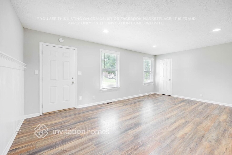 Building Photo - 108 Redondo Ct S